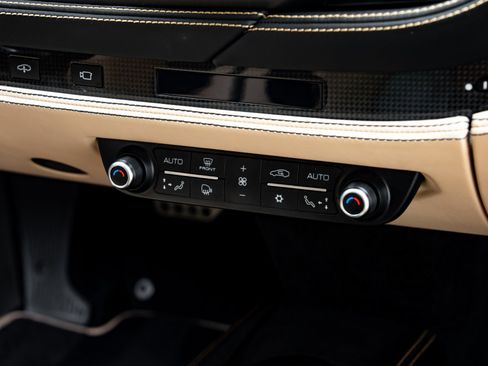 Used 2022 Ferrari F8 Tributo RWD image 42