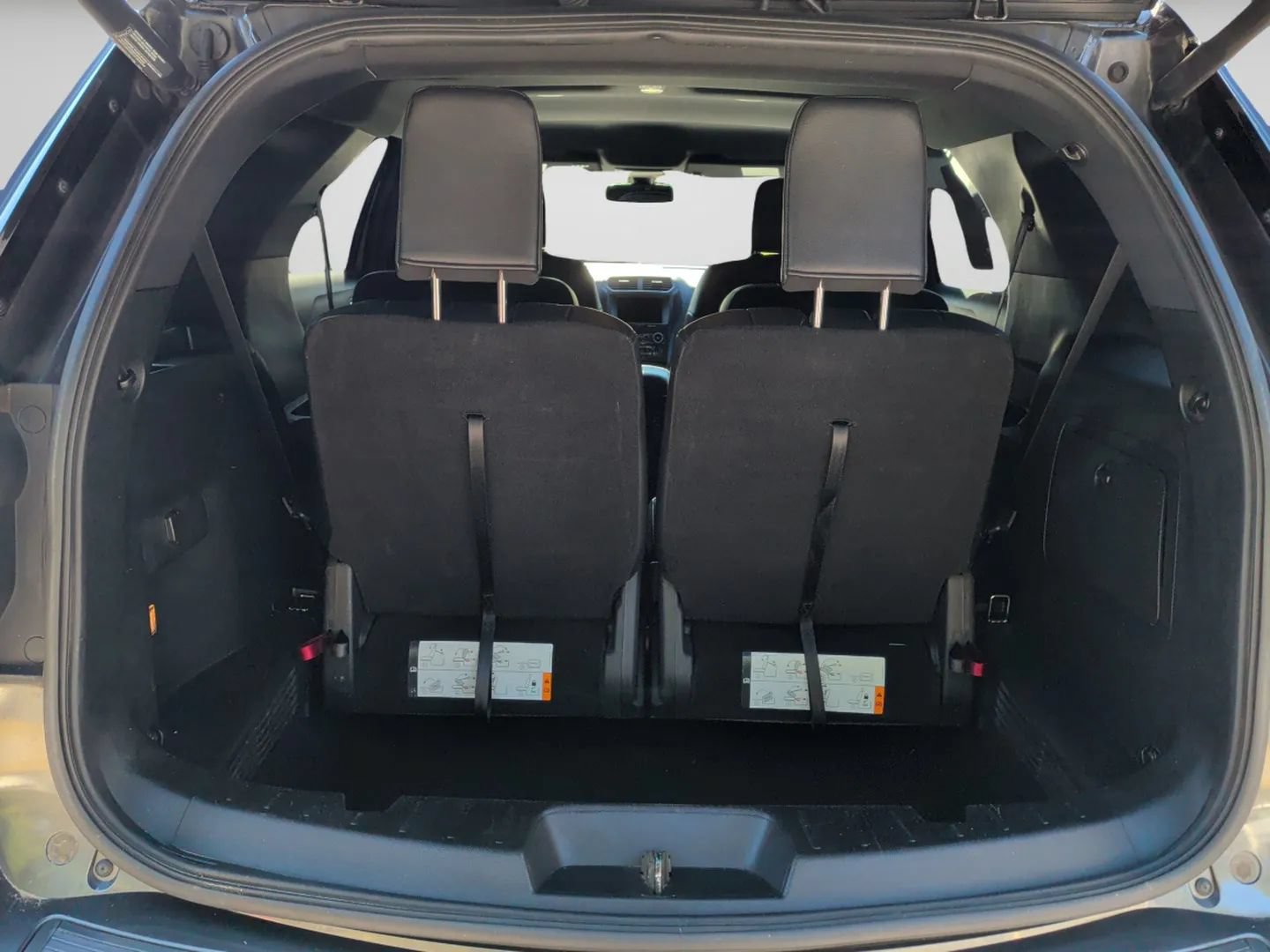 Used 2019 Ford Explorer XLT w/ Equipment Group 202A FWD image 34