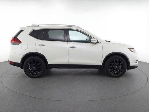 Used 2020 Nissan Rogue SV image 8
