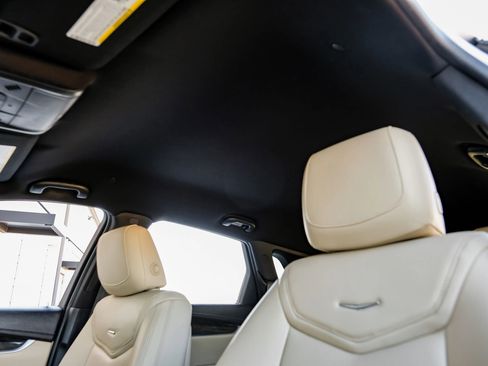 Used 2018 Cadillac XT5 Sport Utility 4D image 30