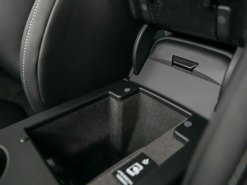 New 2026 Porsche Macan GTS image 35