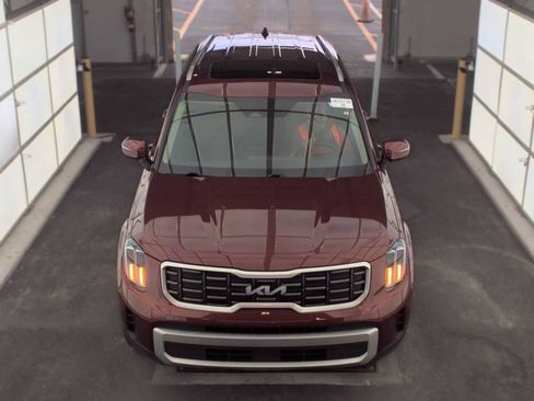 Used 2024 Kia Telluride S w/ S Sunroof Package FWD image 16