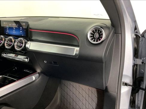 Used 2026 Mercedes-Benz GLB 250 4MATIC image 14