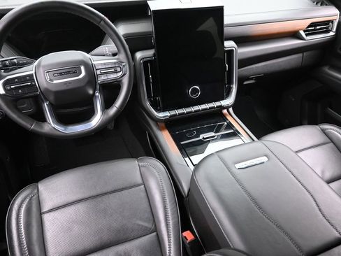 Used 2025 GMC Yukon XL Denali image 14