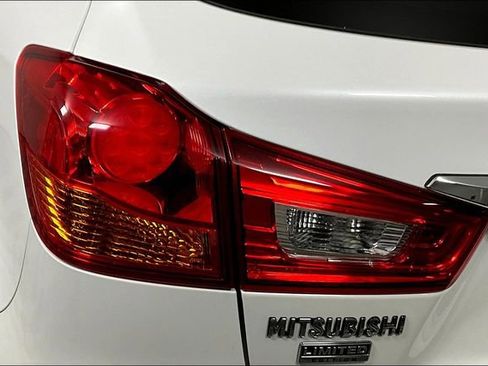 Used 2019 Mitsubishi Outlander Sport SE image 29