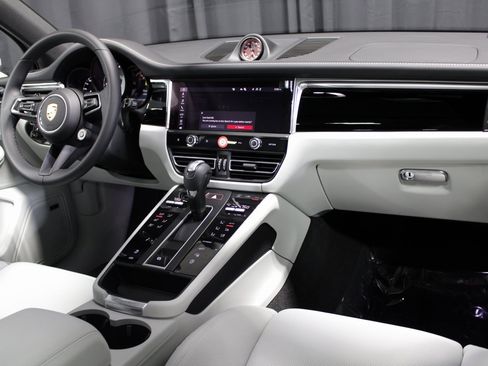 New 2026 Porsche Macan S image 23