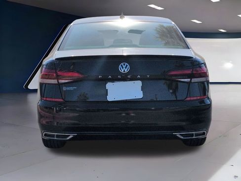 Used 2020 Volkswagen Passat 2.0T R-Line image 4