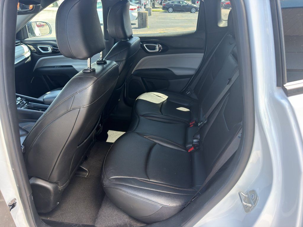 Used 2024 Jeep Compass Limited AWD/4WD image 10