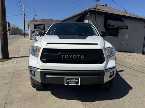 Used 2017 Toyota Tundra SR5 w/ TRD Off Road Package AWD/4WD image 8