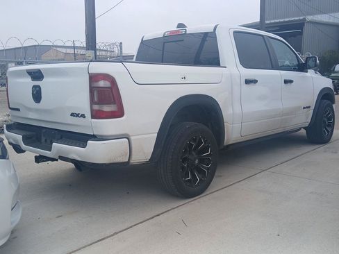 Used 2024 RAM 1500 Laramie AWD/4WD image 7