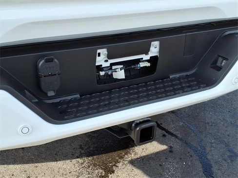 New 2026 GMC Canyon Elevation image 6