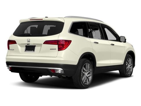 Used 2017 Honda Pilot Touring image 2