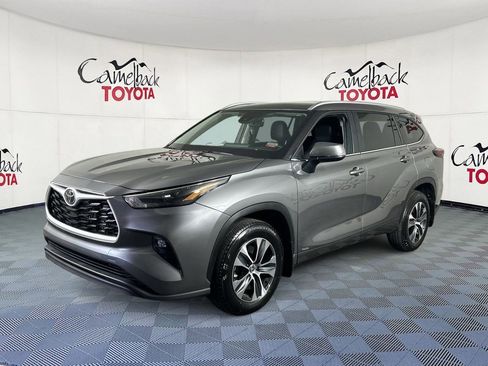 Used 2026 Toyota Highlander XLE AWD/4WD image 4