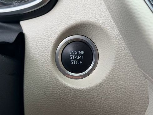 Used 2023 Toyota Corolla Cross XLE FWD image 23