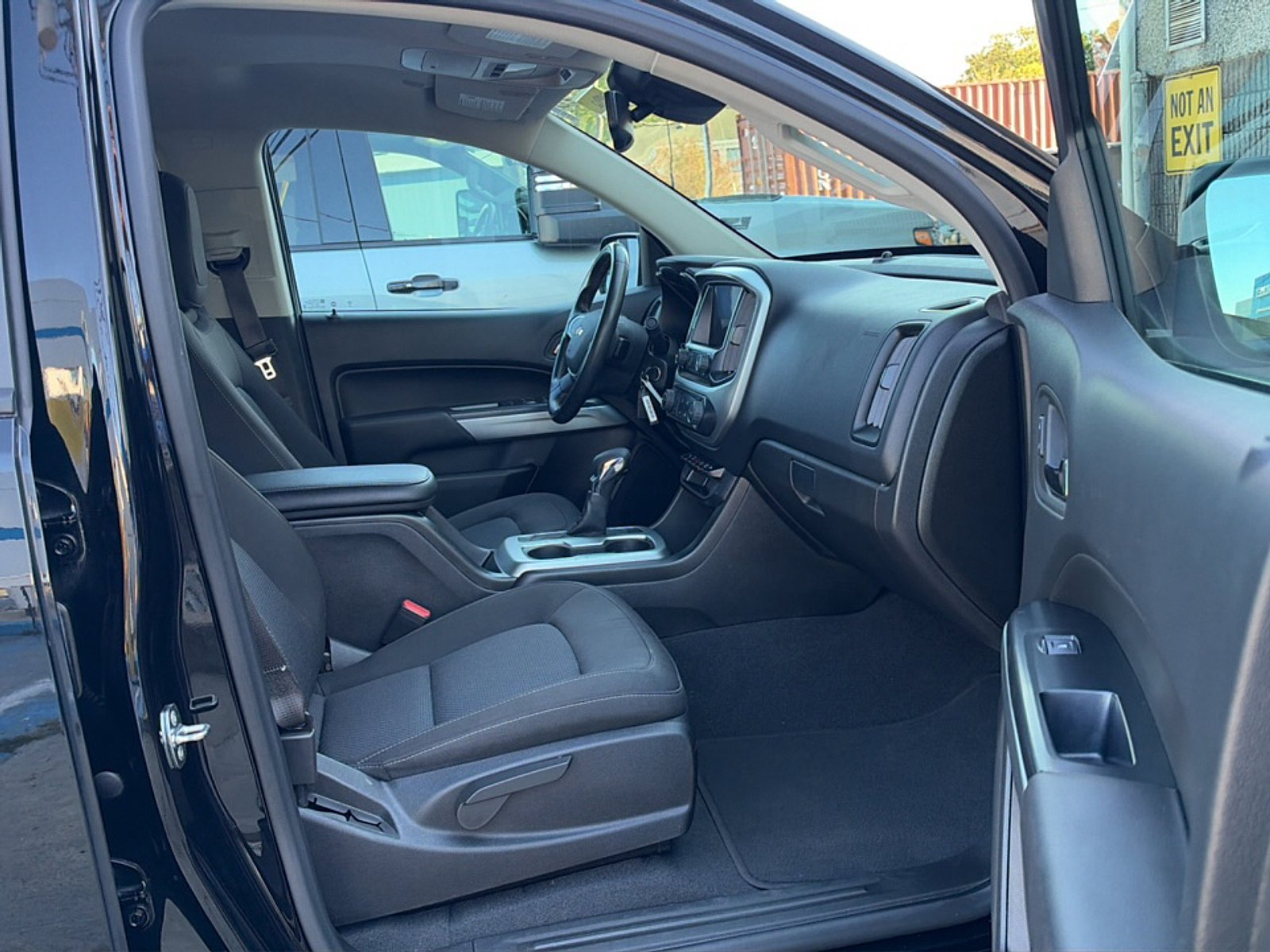 Used 2022 Chevrolet Colorado LT w/ Safety Package AWD/4WD image 14