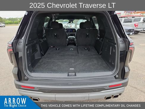 Used 2025 Chevrolet Traverse LT AWD/4WD image 18