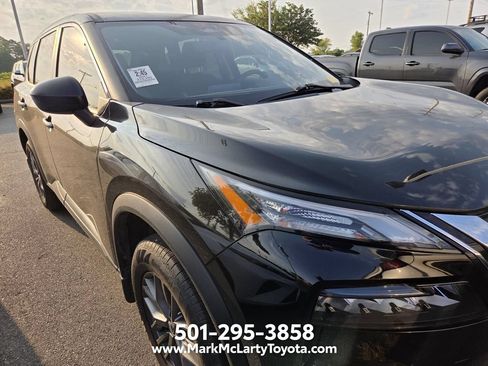 Used 2021 Nissan Rogue S FWD image 3