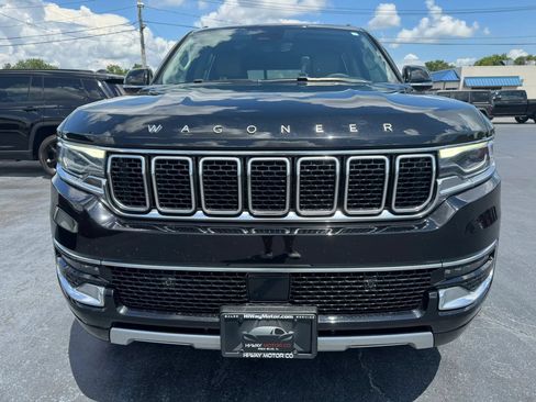 Used 2023 Jeep Wagoneer Series II w/ Flexible Seating Group AWD/4WD image 19