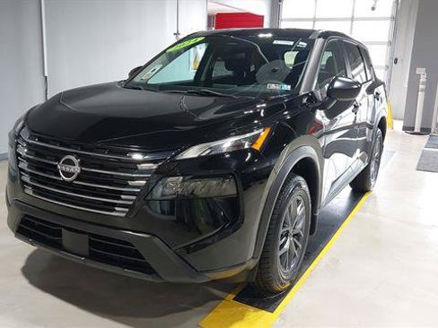 Used 2024 Nissan Rogue S AWD/4WD image 18