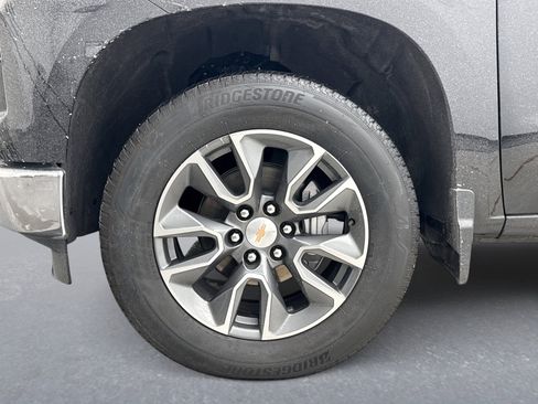 Used 2025 Chevrolet Silverado 1500 LT image 24