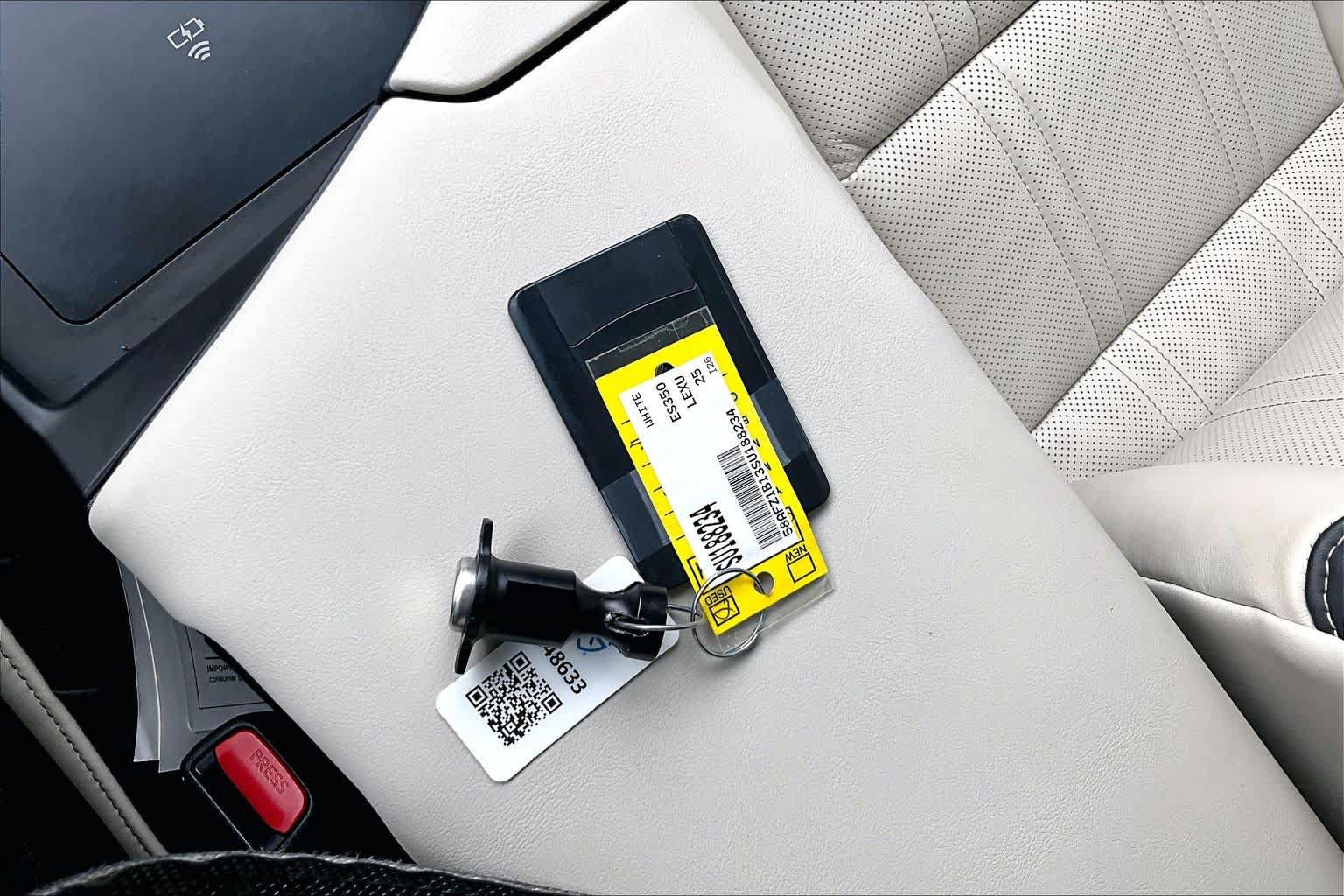 Used 2025 Lexus ES 350 Ultra Luxury w/ Accessory Package (Z2) FWD image 15
