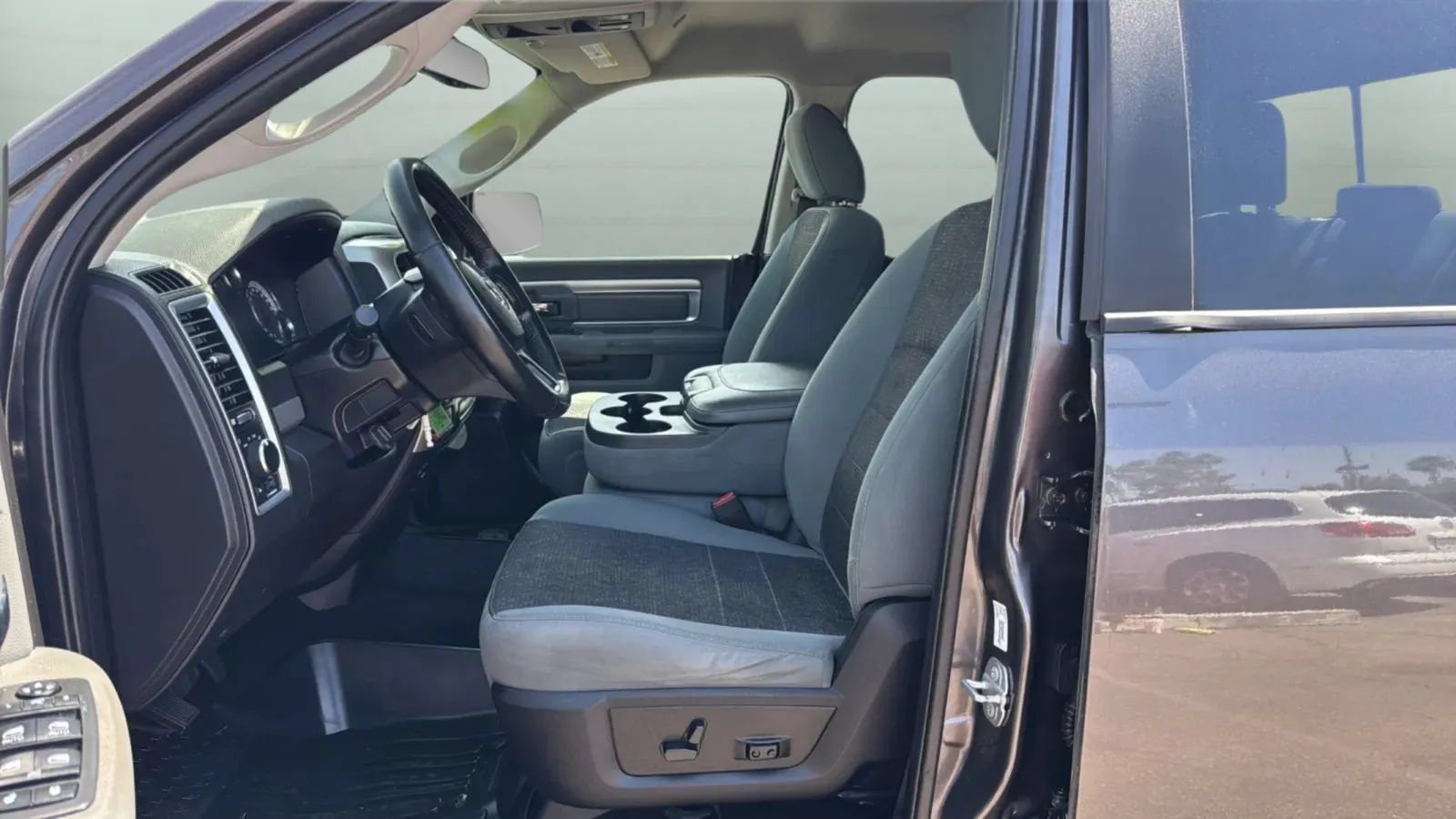 Used 2019 RAM 1500 Classic SLT w/ Luxury Group AWD/4WD image 37