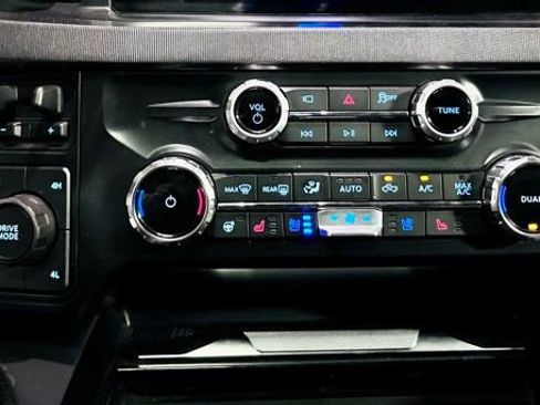 Used 2025 Ford F250 Platinum AWD/4WD image 27