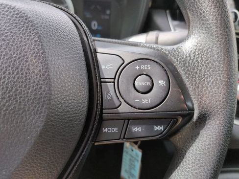 Used 2021 Toyota Corolla LE FWD image 23