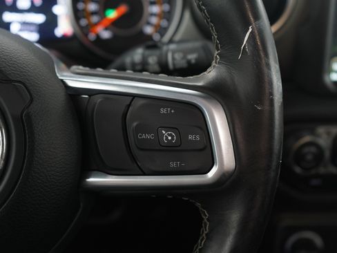 Used 2022 Jeep Wrangler Unlimited Sahara w/ Dual Top Group AWD/4WD image 27