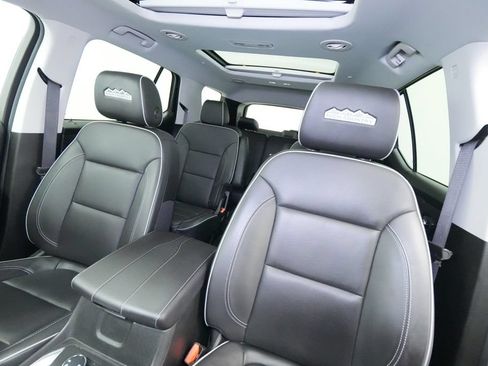 Used 2021 Chevrolet Traverse High Country AWD/4WD image 13