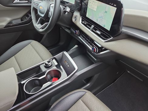 Used 2026 Chevrolet Equinox LT w/ Convenience Package II AWD/4WD image 33