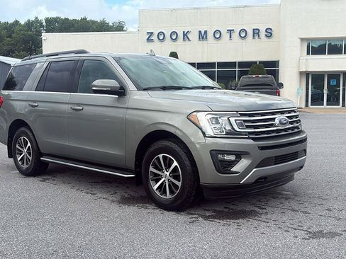 Used 2019 Ford Expedition XLT w/ Equipment Group 202A AWD/4WD image 1