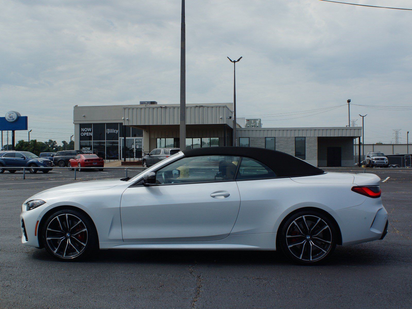 Used 2024 BMW M440i Convertible w/ Premium Package RWD image 13