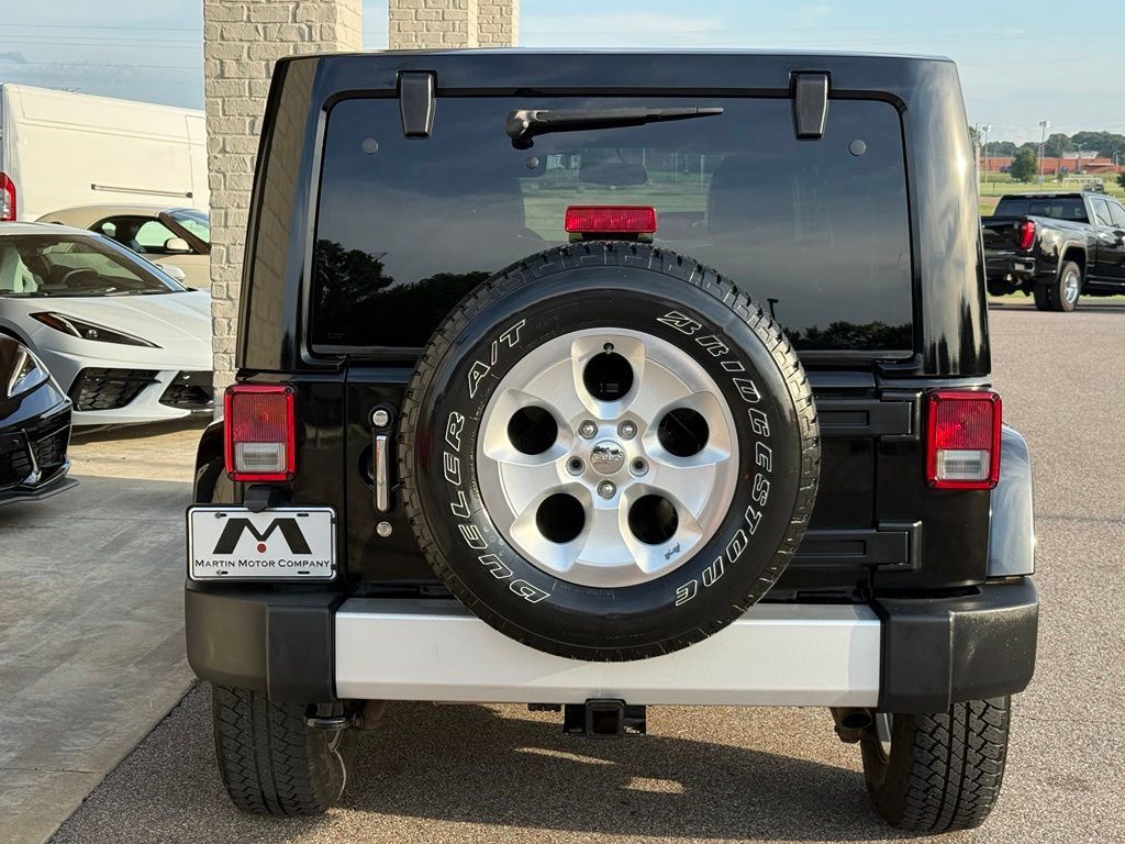Used 2014 Jeep Wrangler Unlimited Sahara w/ Max Tow Package AWD/4WD image 8