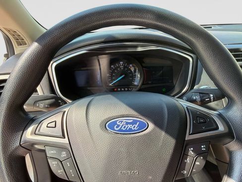 Used 2019 Ford Fusion SE FWD image 27