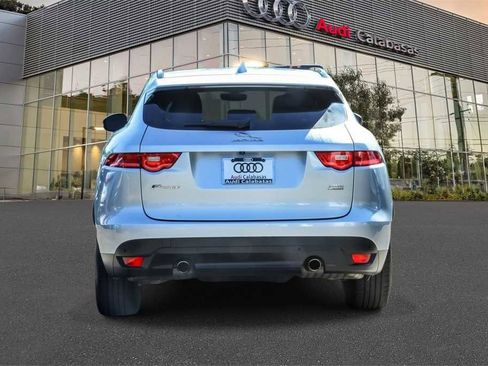 Used 2019 Jaguar F-PACE Premium image 3