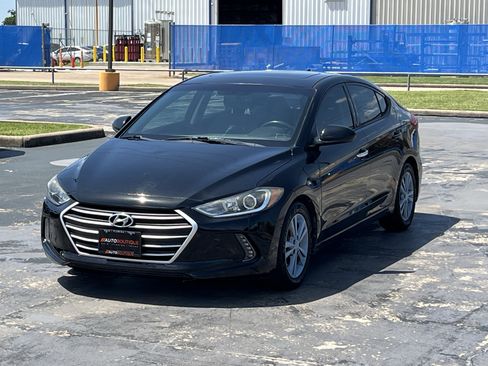Used 2018 Hyundai Elantra Value Edition FWD image 3