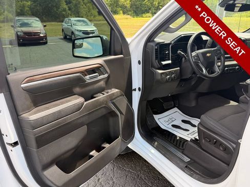 Used 2024 Chevrolet Silverado 1500 LT AWD/4WD image 15