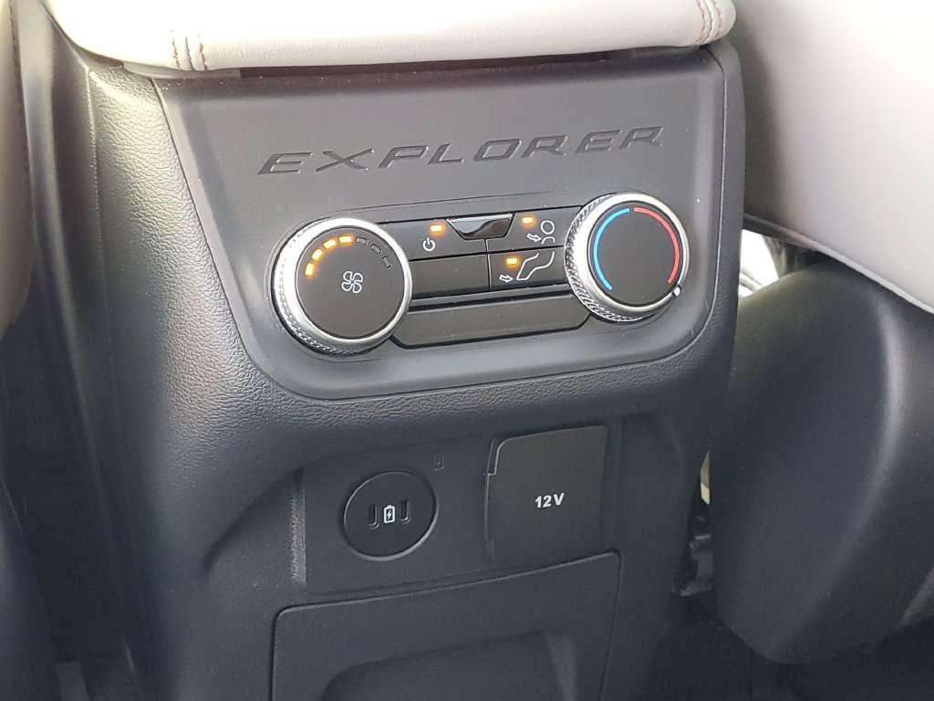 Certified 2025 Ford Explorer Active w/ Active Comfort Package AWD/4WD image 19