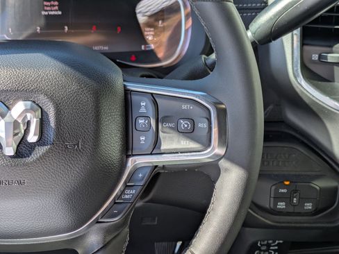 Used 2025 RAM 2500 Laramie AWD/4WD image 21
