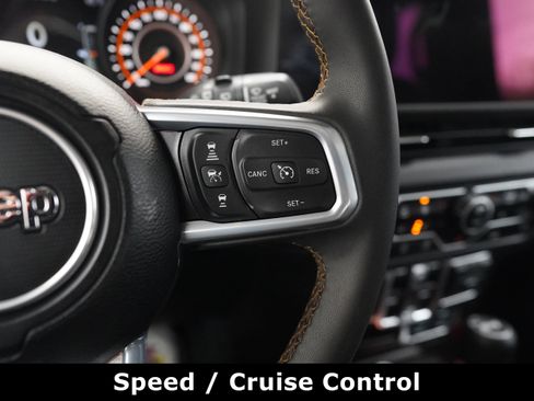 Used 2024 Jeep Wrangler Sahara image 23