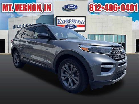Used 2024 Ford Explorer XLT w/ Equipment Group 202A AWD/4WD image 3