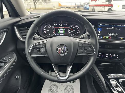 Used 2023 Buick Envision Essence image 34