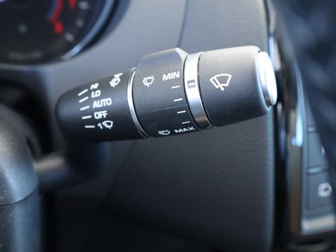 Used 2017 Jaguar XE image 26