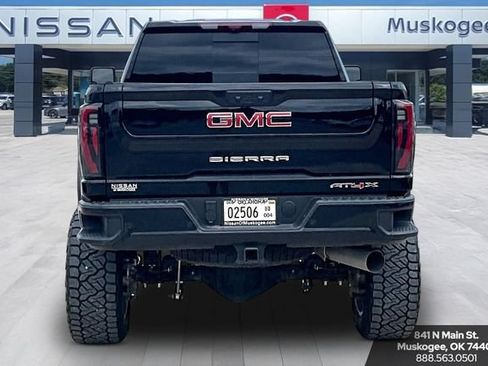 Used 2025 GMC Sierra 2500 AT4X AWD/4WD image 6