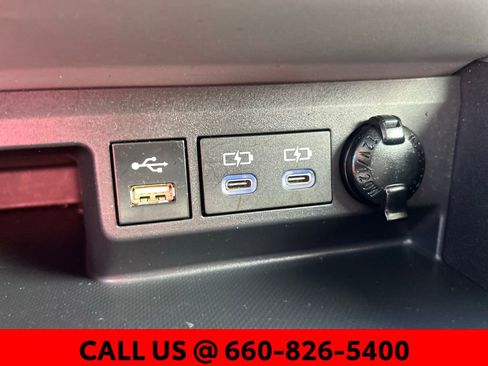 Used 2022 Toyota Highlander XLE image 25