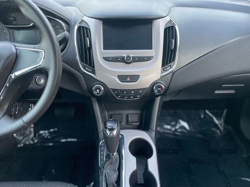 Used 2017 Chevrolet Cruze LS image 29