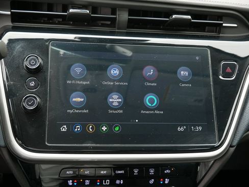 Used 2022 Chevrolet Bolt EUV Premier w/ Super Cruise Package FWD image 18