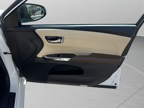 Used 2015 Toyota Avalon XLE Touring image 12