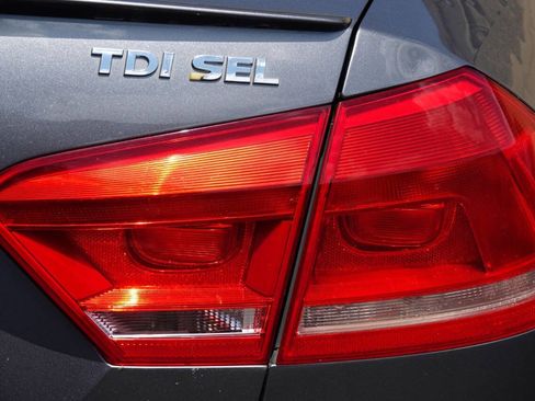 Used 2013 Volkswagen Passat TDI SEL Premium image 47